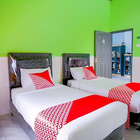 Oyo 2903 Putri Residence Syariah Bukittinggi Kültér fotó