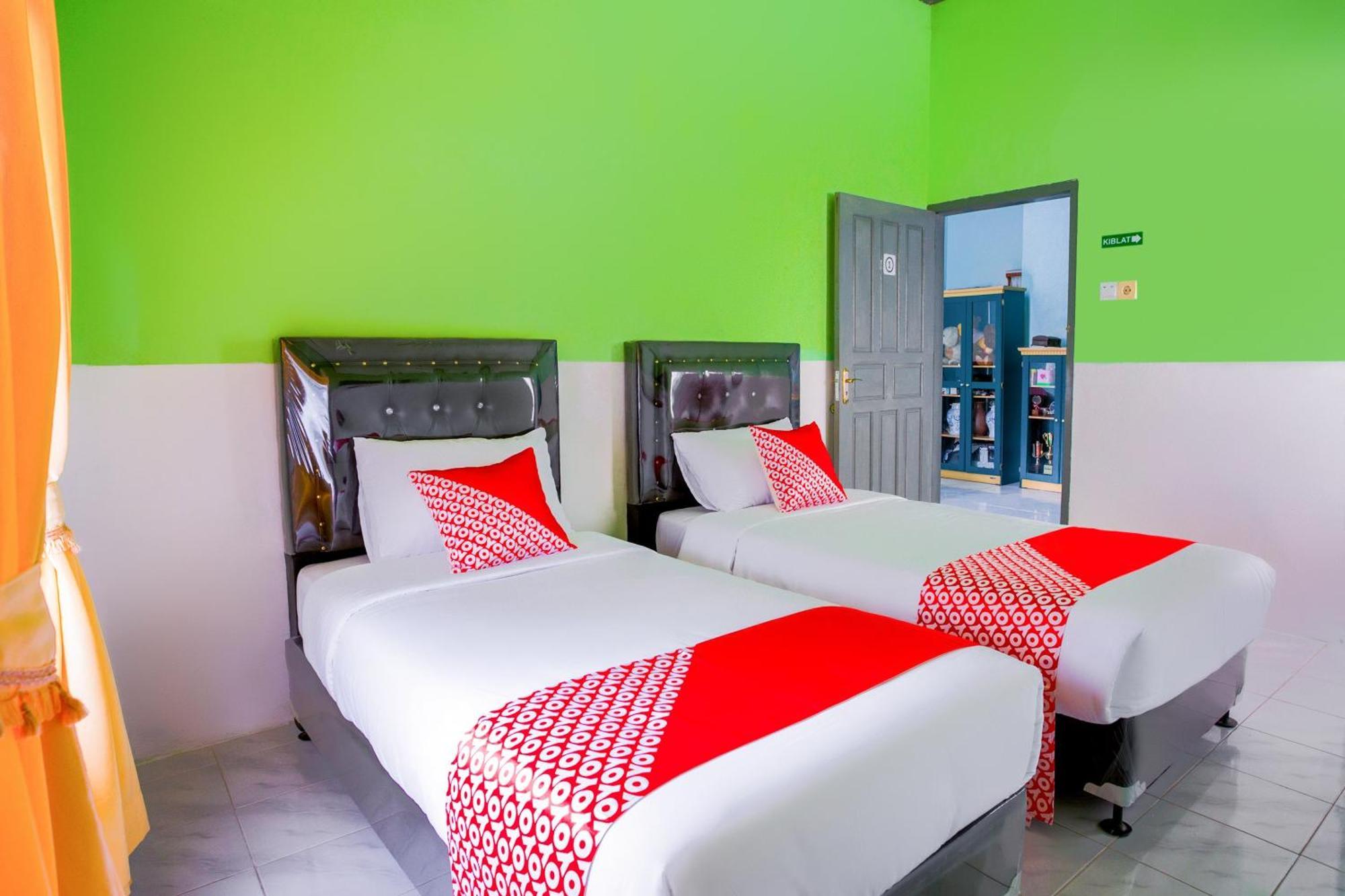 Oyo 2903 Putri Residence Syariah Bukittinggi Kültér fotó