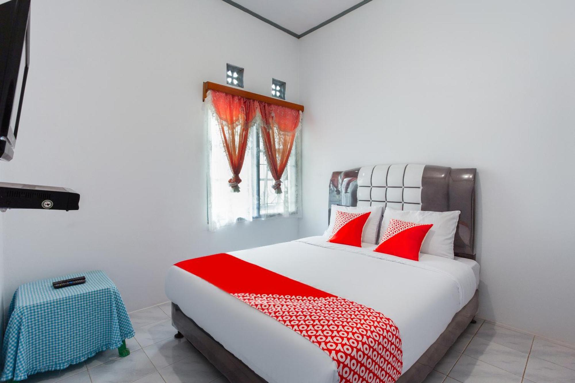 Oyo 2903 Putri Residence Syariah Bukittinggi Kültér fotó