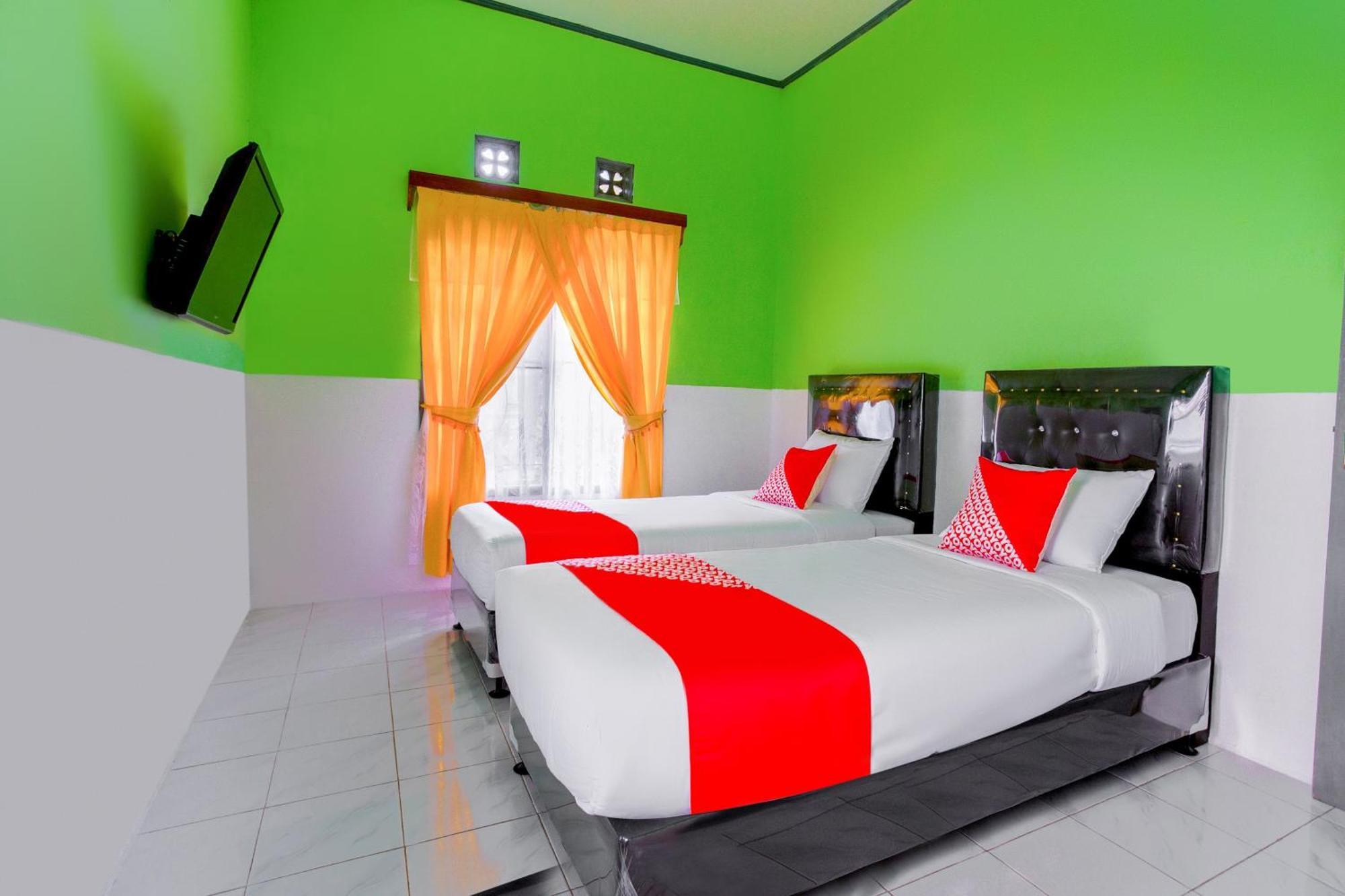 Oyo 2903 Putri Residence Syariah Bukittinggi Kültér fotó