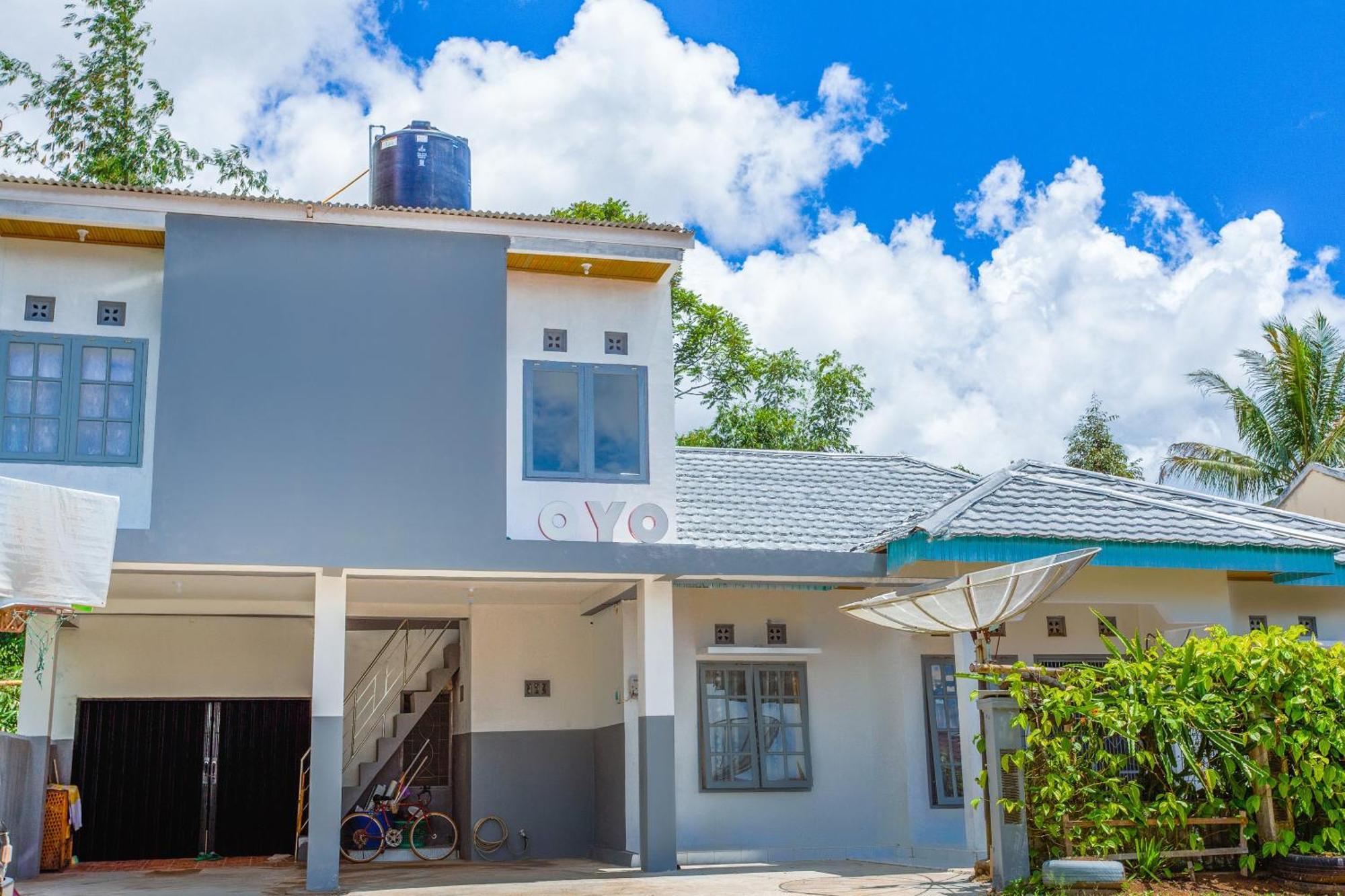 Oyo 2903 Putri Residence Syariah Bukittinggi Kültér fotó